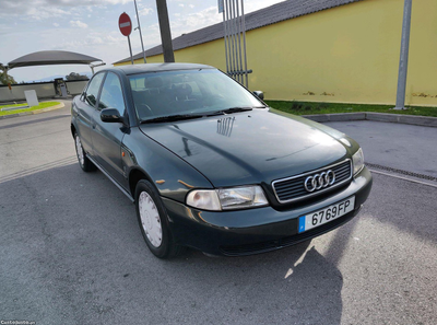 Audi A4 1.6