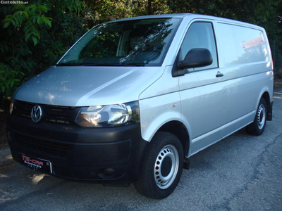 VW Transporter 2.000TDI 109CV Nova de Tudo