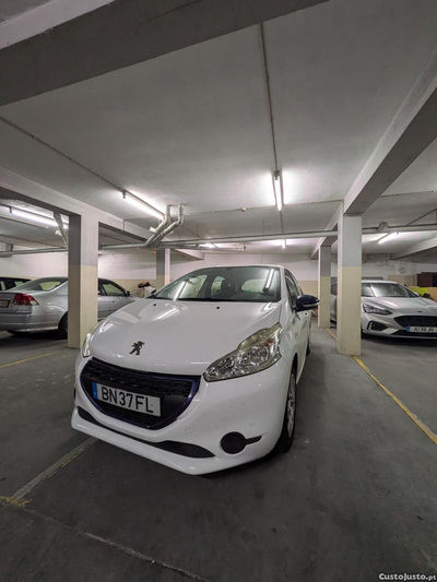 Peugeot 208 VTi Like