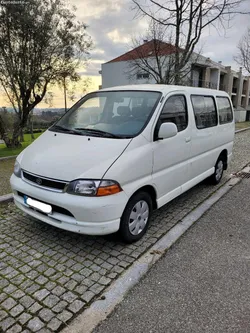 Toyota HiAce 2.5 d 9 lugares