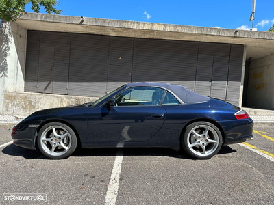 Porsche 911 (996) Carrera 4