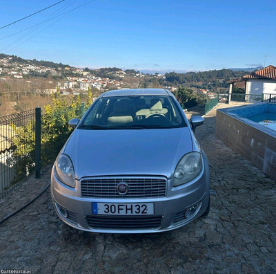 Fiat Linea luxo