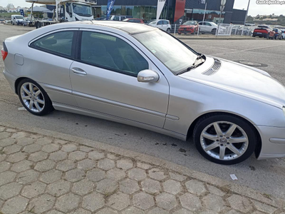 Mercedes-Benz C 180 1.8gasolina(Literalmente impecável-sò 167000km)