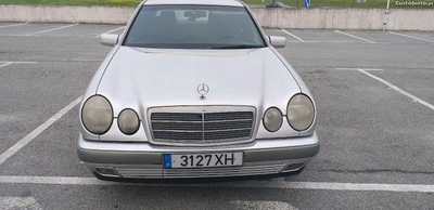 Mercedes-Benz E 220 diesel classic