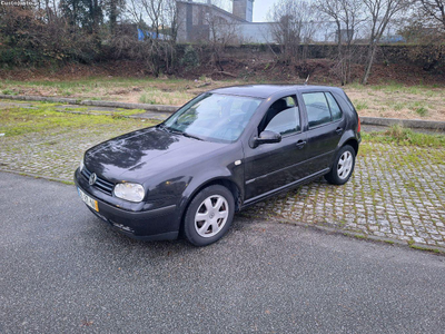 VW Golf 4 1.4 gasolina