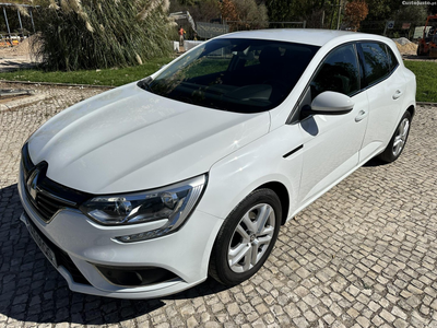 Renault Mégane IV 1.3 TCe Limited