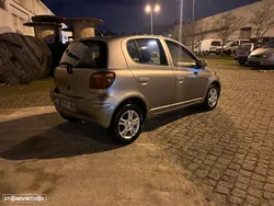 Toyota Yaris 1.0 SE MMT