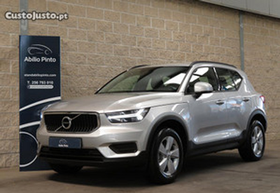 Volvo XC40 MOMENTUM