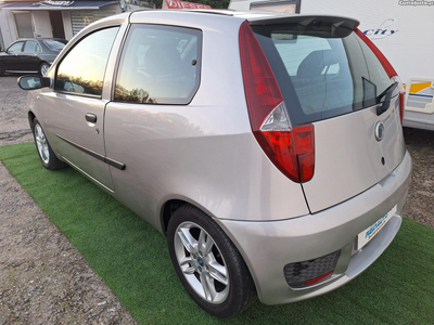 Fiat Punto 1.3 JTD 70 Multijet Trofeo Impecável