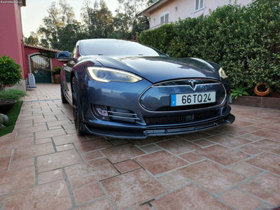 Tesla Model S P 85 D