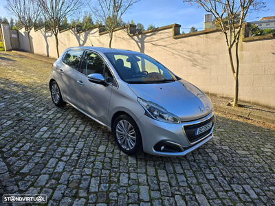 Peugeot 208 1.2 PureTech Style EAT6