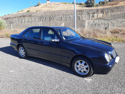 Mercedes-Benz E 200 2.2 Cdi Classic 2001