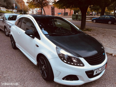 Opel Corsa 1.6 Turbo OPC