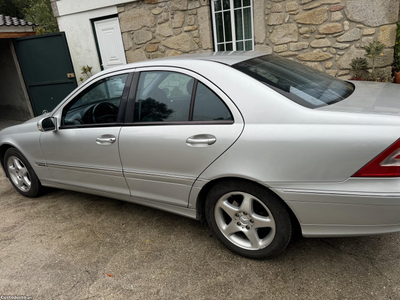 Mercedes-Benz C 180 Avangarde