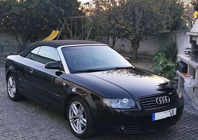 Audi A4 cabrio 2.4 V6 excelente excelente estado aceito retoma