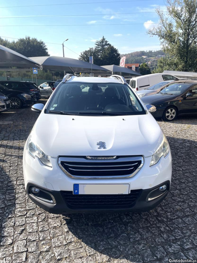 Peugeot 2008 PURE TECH ALLURE