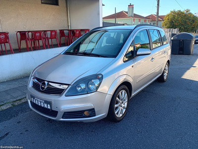 Opel Zafira 1.6 105cv Gasolina/Gpl (7 lugares)