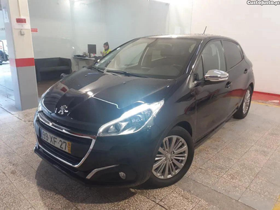 Peugeot 208 1.2 PureTech Signature