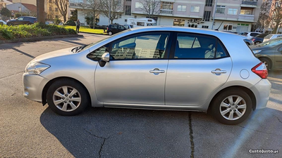 Toyota Auris 1.4 D - 4D Active 5 portas