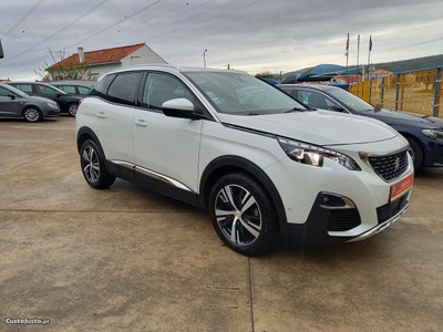 Peugeot 3008 Allure 1.5 BlueHDI de 130 Cv - Caixa Automática