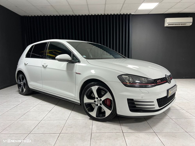 VW Golf 2.0 TSi GTi DSG Performance