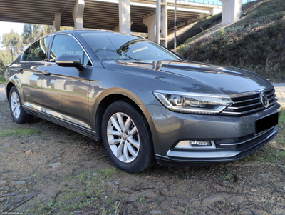 VW Passat B8 Sedan 2.0 TDI 150cv Confortline - Full Extras - Nacional