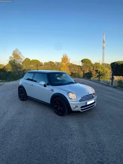 MINI Cooper D Camden 50anos