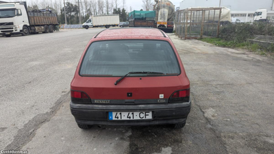 Renault Clio 93