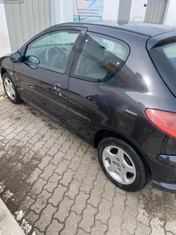 Peugeot 206 (2S8hxf)