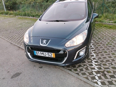 Peugeot 308 SW 1.6 e-HDi 112CV Sportium