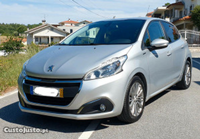 Peugeot 208 1.5 BlueHdi 102cv 6velocidades Signature Nacional