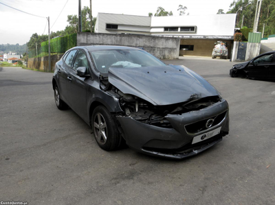 Volvo V40 d2