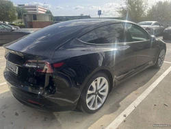 Tesla Model 3 Standar