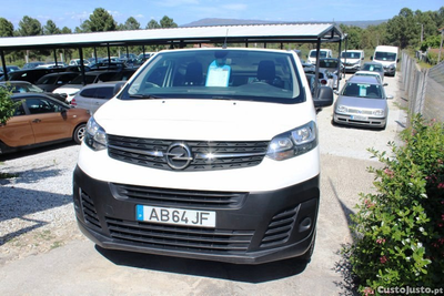 Opel Vivaro CDTI Essentia L3H1 9 lugares