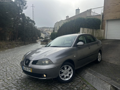 Seat Cordoba 1.4TDi 03 impecável