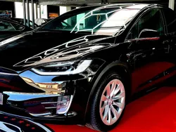 Tesla Model X MODEL X75D