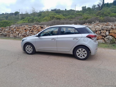 Hyundai i20 CRDI DIESEL 5 LUGARES ANO 2016