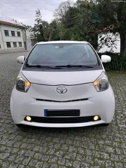 Toyota iQ INRREPRESSIVEL  NACIONAL