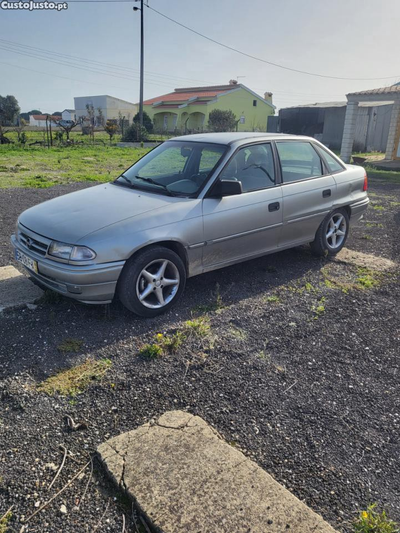 Opel Astra 1.7 turbo diesel Isuzu 5 lugares