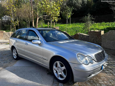 Mercedes-Benz C 200 2.2 CDI - Excelente Estado Geral