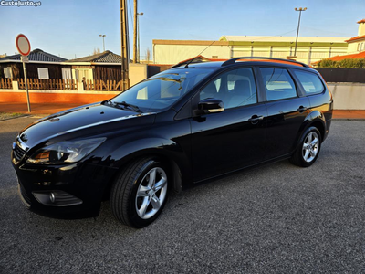 Ford Focus SW 1.6 TDCI ECOnetic com POUCOS KMS // Como Novo