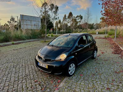 Toyota Aygo 1.0 c/ac Gasolina