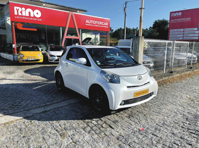 Toyota iQ 1.0 VVT-i, 68 CV