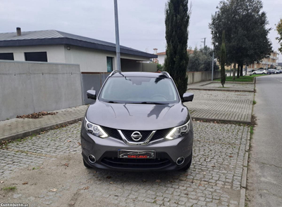 Nissan Qashqai 1.5 DCI 110 CV Tecto Panorâmico / Camera 360º