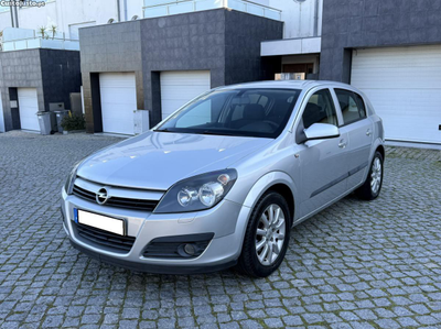 Opel Astra 1.7 CDTI COSMO 100 CV - NACIONAL - IUC 36 EUR