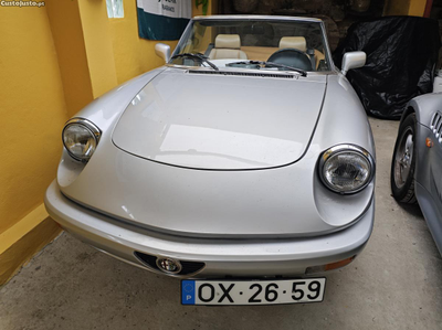 Alfa Romeo Spider 2 L