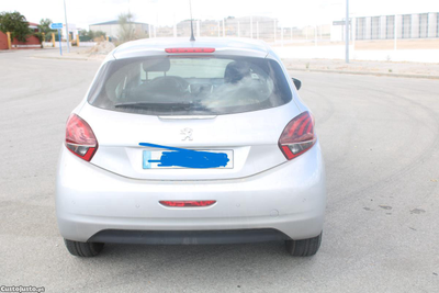 Peugeot 208 1.2 Pure Tech