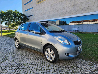 Toyota Yaris confort 1.0 vvt i gasolina