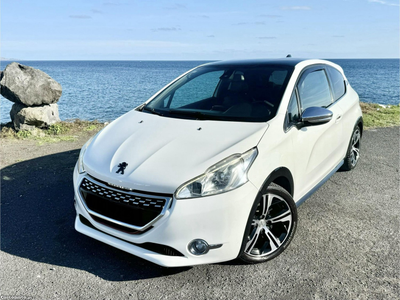 Peugeot 208 GTI 200 CV Racing Edition Imaculado