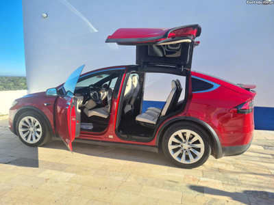 Tesla Model X 100D Long Range